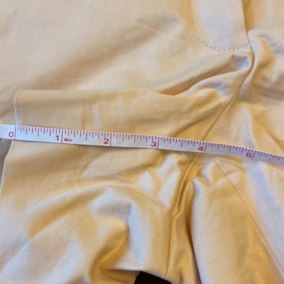 J. CREW Women’s Shorts. EUC. Size 2. Tailored design with flat front - Picture 9 of 9